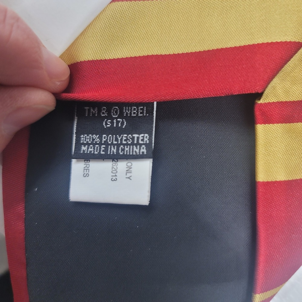 Harry Potter‎ Gryffindor Crest Necktie Red Gold Stripes Polyester - Picture 4 of 4